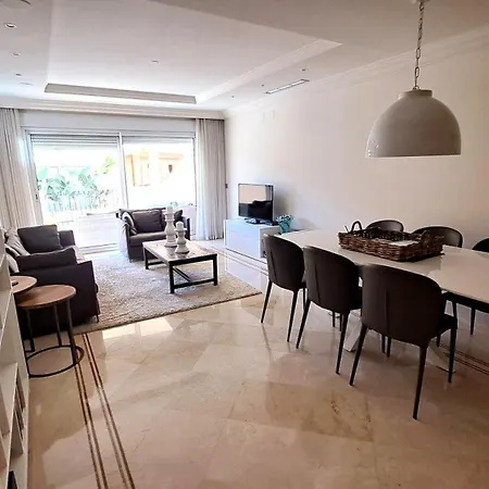Aloha Hill Club * Μαρμπέλλα