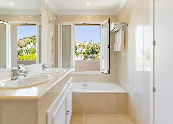 Aloha Hill Club Apartman